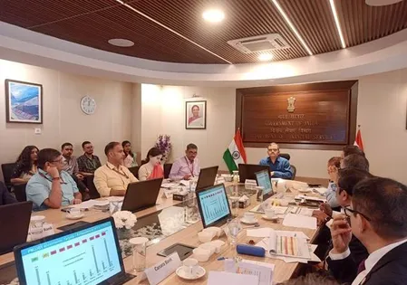 बैंकों को डिजिटल पहुंच बढ़ानी चाहिए और लोन प्रक्रिया को पूरी तरह डिजिटल बनानी चाहिए: डीएफएस सचिव