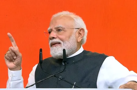 पीएम मोदी की जनसेवा व सुशासन के 25 साल पर मनोरंजन जगत के सितारों ने दी दिल से बधाई