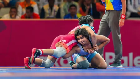 दिव्या काकरान: विरासत में मिला कुश्ती का खेल, कॉमनवेल्थ गेम्स में देश को दो बार दिलाया ब्रॉन्ज मेडल