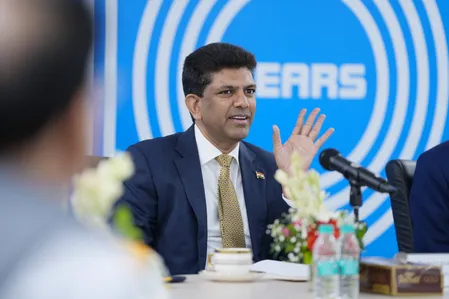 सैटेलाइट कम्युनिकेशन कंपनियों की सुरक्षा मंजूरी पर गृह मंत्रालय का फैसला बाकी: केंद्र