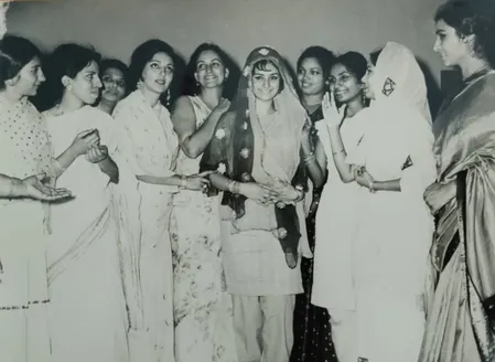 सायरा बानो ने गुरु रोशन कुमारी को दी भावभीनी श्रद्धांजलि, बोलीं- कुछ रिश्ते मौत से नहीं टूटते