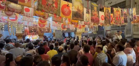नवरात्र के पहले दिन सूरत के 400 साल पुराने अंबाजी मंदिर में पहुंची भक्तों की भीड़, शिवाजी महाराज से जुड़ा है इतिहास