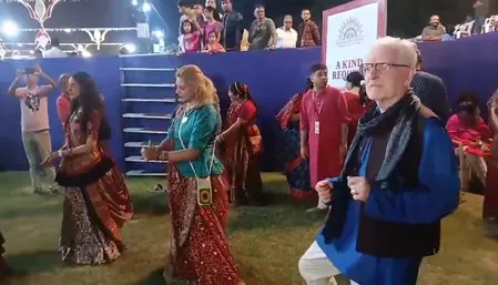 वडोदरा में नवरात्र की धूम, लक्ष्मी विलास पैलेस के गरबा में 30 देशों के 160 प्रतिनिधि भी झूमे