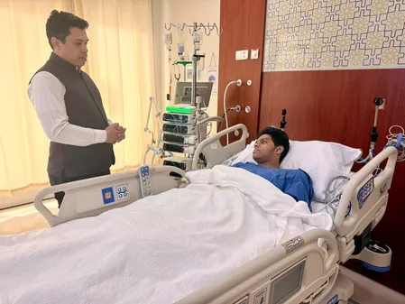 रियाद एयरपोर्ट पर हमला: घायल भारतीयों को हाल जानने अस्पताल पहुंचे दूतावास के अधिकारी, मदद का दिया आश्वासन