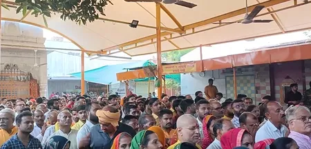 तांत्रिक शक्तिपीठ मां पीतांबरा में श्रद्धालुओं का उमड़ा सैलाब, बगलामुखी-धूमावती के दर्शन के लिए लगी लंबी कतारें