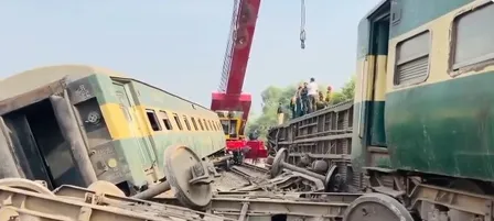 पाकिस्तान के मुल्तान में रेल हादसा, 6 की मौत और कई घायल