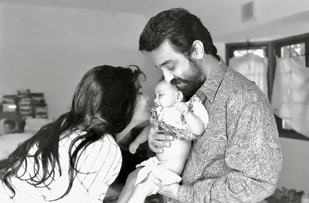 माता-पिता के साथ फोटो शेयर कर अभिनेत्री अक्षरा हासन ने कहा- यहां जन्म लेने के लिए आभारी हूं