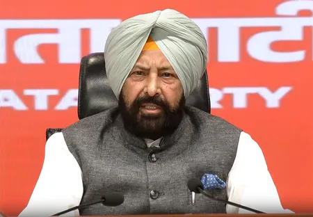 पंजाब भाजपा ने केजरीवाल और मान सरकार को घेरा, तीर्थयात्रा योजना की बसों और स्वास्थ्य व्यवस्था पर उठाए सवाल