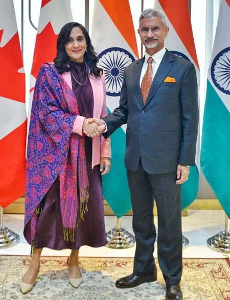 एस जयशंकर ने कनाडा की विदेश मंत्री अनीता आनंद से की मुलाकात, द्विपक्षीय संबंधों को मजबूत करने पर चर्चा