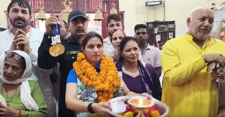 बेटे और बेटियों को बराबर का अधिकार दें, सपने पूरे करने की आजादी दें: नीरू ढांडा