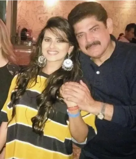 ससुर पंकज धीर को पहली पुण्यतिथि पर कृतिका सेंगर ने किया याद, शेयर की पुरानी तस्वीर