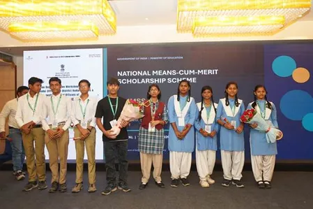 मेधावी छात्रों के लिए 12 हजार रुपए की छात्रवृत्ति, स्कूल ड्रॉप आउट दर कम करने का प्रयास