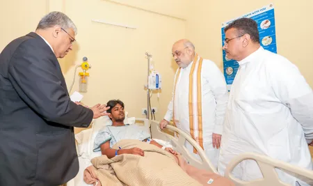 कोलकाता हादसा : गृह मंत्री अमित शाह ने किया अस्पताल का दौरा, जाना घायलों का हालचाल