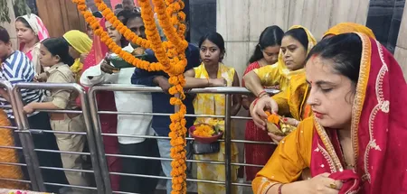 नवरात्र : मां अलोप शंकरी के दरबार में श्रद्धालुओं का जनसैलाब, भोर से ही दर्शन-पूजन जारी नवरात्र : मां अलोप शंकरी के दरबार में श्रद्धालुओं का जनसैलाब, भोर से ही दर्शन-पूजन जारी