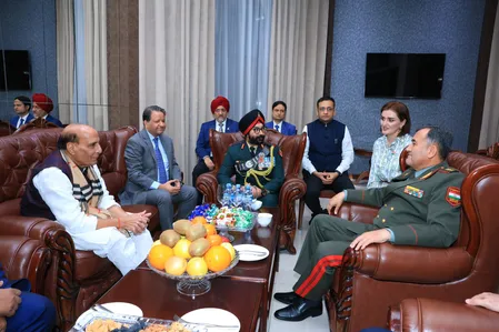 राजनाथ सिंह ने ताजिकिस्तान के रक्षा मंत्री के साथ क्षमता निर्माण और प्रशिक्षण पर की चर्चा