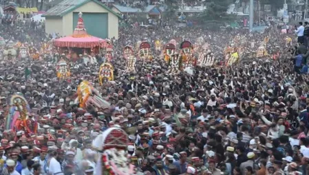भगवान रघुनाथ की भव्य रथयात्रा से शुरू हुआ 7 दिवसीय अंतरराष्ट्रीय दशहरा उत्सव, जय श्रीराम के नारों से गूंजी घाटी