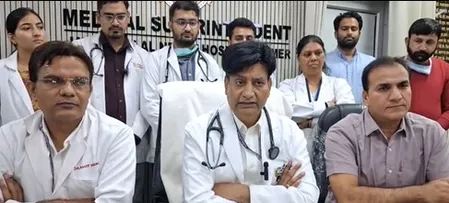 अजमेर में रोबोटिक तकनीक से जटिल हायटस हर्निया का सफल ऑपरेशन, डॉ. शिव कुमार बुनकर ने रचा नया कीर्तिमान