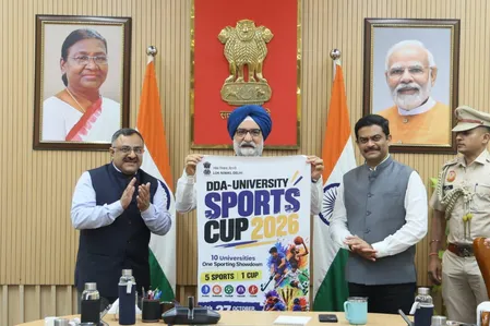 दिल्ली के एलजी टीएस संधू ने डीडीए-यूनिवर्सिटी स्पोर्ट्स कप 2026 का पोस्टर लॉन्च किया