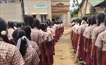 त्रिपुरा शिक्षा विभाग ने कथित निजी कोचिंग के आरोप में 3 शिक्षकों को कारण बताओ नोटिस जारी किया