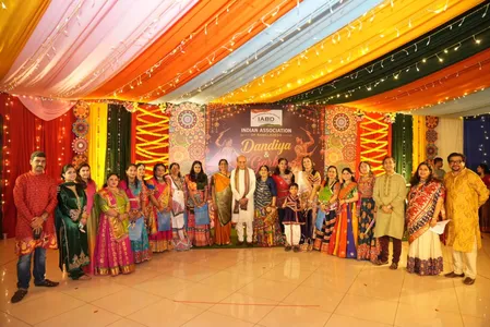 बांग्लादेश में डांडिया और गरबा नाइट का जश्न, उच्चायुक्त दिनेश त्रिवेदी भी हुए शामिल