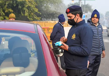 दिल्ली-एनसीआर में प्रदूषण का स्तर बढ़ते ही क्यों लागू होता है 'ग्रैप' प्लान, जानिए किस स्टेज पर लगती हैं कौन-सी पाबंदियां