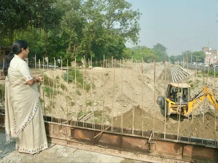 दिल्ली की सीएम रेखा गुप्ता ने छठ घाटों के विकास, सौंदर्यीकरण और निर्माण कार्यों का निरीक्षण किया