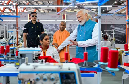 प्रधानमंत्री मोदी ने वाराणसी में अरविंद मिल्स के नए मैन्युफैक्चरिंग प्लांट का किया लोकार्पण