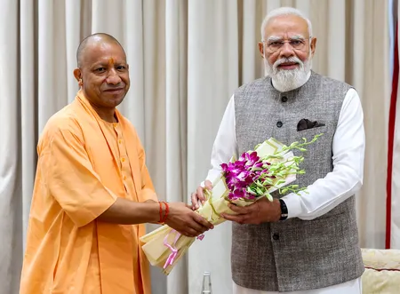 काशी के नमो घाट पर भव्य ‘विंग्स ओवर गंगा’ एयर शो, सीएम योगी ने किया पीएम मोदी के आगमन का स्वागत