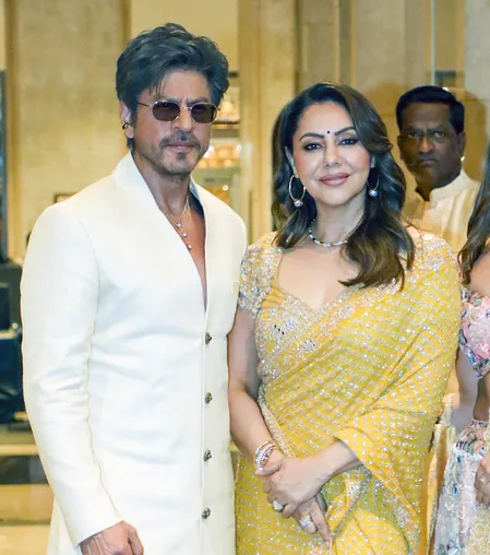 गौरी के खुले बाल और सफेद शर्ट शाहरुख को नहीं थे पसंद, छोड़ने तक की दे दी थी धमकी