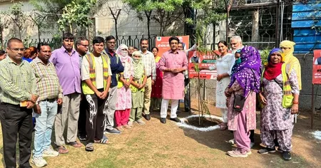 एनडीएमसी उपाध्यक्ष कुलजीत सिंह चहल और लोधी कॉलोनी निवासियों ने मिलकर पौधरोपण किया