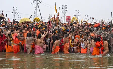 सर्दियों में यात्रा का बना रहे हैं प्लान? प्रयागराज, वाराणसी और अयोध्या की सैर से लगेंगे चार चांद