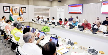 योगी कैबिनेट में 22 प्रस्तावों को मंजूरी, शिक्षकों-कर्मचारियों को पांच लाख तक कैशलेस इलाज योगी कैबिनेट में 22 प्रस्तावों को मंजूरी, शिक्षकों-कर्मचारियों को पांच लाख तक कैशलेस इलाज