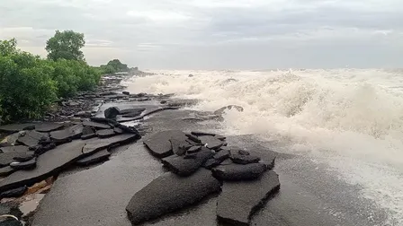 आंध्र तट के करीब पहुंचा चक्रवात अर्नब, 150 किमी प्रति घंटे तक चलेंगी हवाएं