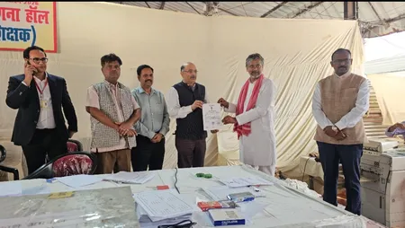 आगरा में सपा ने फिर भाजपा को दी पटखनी, शिक्षक एमएलसी सीट पर आकाश अग्रवाल जीते
