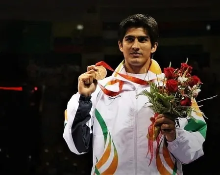 विजेंदर सिंह बर्थडे: ओलंपिक में पदक जीतने वाले पहले भारतीय मुक्केबाज, सिनेमा और राजनीति में भी जड़ा 'पंच'