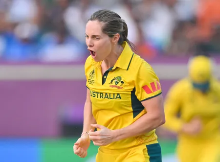 डब्ल्यूपीएल 2027 ऑक्शन: सोफी मोलिन्यू 1.10 करोड़ रुपए में सबसे महंगी खिलाड़ी बनीं, चामरी अट्टापट्टू 'अनसोल्ड'