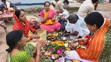 प्रयागराज: कार्तिक मास में दामोदर पूजा का विशेष महत्व, यमुना में पवित्र डुबकी लगाने पहुंच रहे भक्त