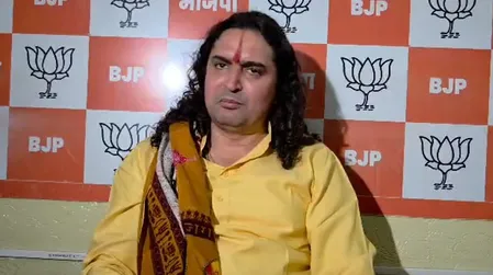 देश विरोधी बयान देने वाले फिल्मी कलाकारों का बहिष्कार करे जनता: बालमुकुंद आचार्य