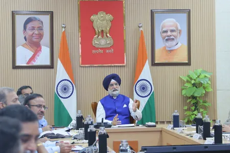 दिल्ली के एलजी संधू ने नियमों में ढील देने और व्यापारियों पर अनुपालन का बोझ कम करने पर जोर दिया