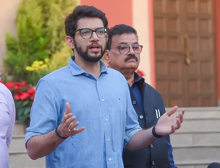 प्रदीप पूर्णेकर हत्याकांड: आदित्य ठाकरे ने एकनाथ शिंदे पर 'षड्यंत्रकारियों' को बचाने का आरोप लगाया