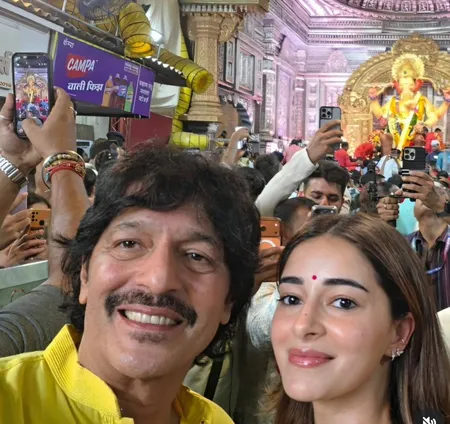 चंकी पांडे ने बेटी अनन्या को खास अंदाज में किया बर्थडे विश, शेयर की लालबागचा राजा के दर्शन की तस्वीर