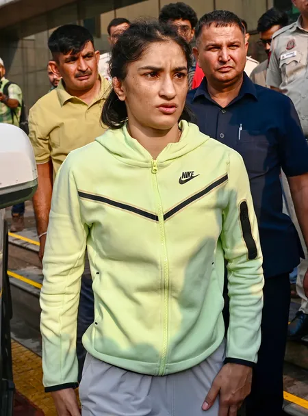 डब्ल्यूएफआई विनेश फोगाट को जारी नोटिसों पर दो सप्ताह के भीतर फैसला ले: दिल्ली हाईकोर्ट