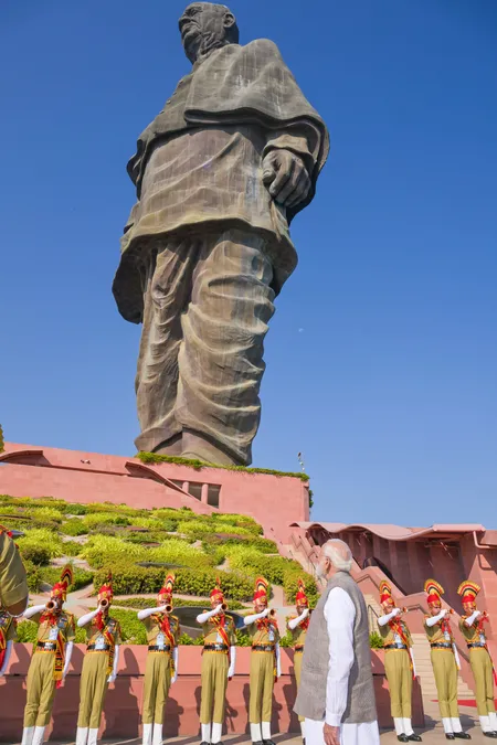 सरदार पटेल के रिश्तेदार ने प्रधानमंत्री मोदी को बताया 'दूरदर्शी', लौह पुरुष से की तुलना
