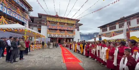 अरुणाचल प्रदेश: भगवान बुद्ध के पवित्र अवशेष तवांग पहुंचे, केंद्रीय मंत्री शेखावत बोले-पवित्र अवशेष के दर्शन का मिला सौभाग्य अरुणाचल प्रदेश: भगवान बुद्ध के पवित्र अवशेष तवांग पहुंचे, केंद्रीय मंत्री शेखावत बोले-पवित्र अवशेष के दर्शन का मिला सौभाग्य