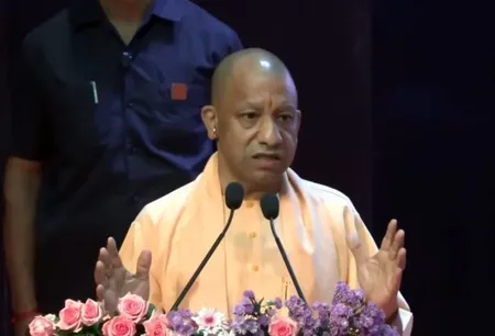 यंग वर्कफोर्स को सपा-कांग्रेस ने माना बोझ, हमने प्रदेश की शक्ति मानकर दिया रोजगार: सीएम योगी यंग वर्कफोर्स को सपा-कांग्रेस ने माना बोझ, हमने प्रदेश की शक्ति मानकर दिया रोजगार: सीएम योगी