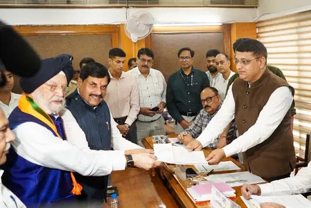 केंद्रीय मंत्री हरदीप पुरी ने मध्य प्रदेश से राज्यसभा के लिए नामांकन भरा केंद्रीय मंत्री हरदीप पुरी ने मध्य प्रदेश से राज्यसभा के लिए नामांकन भरा