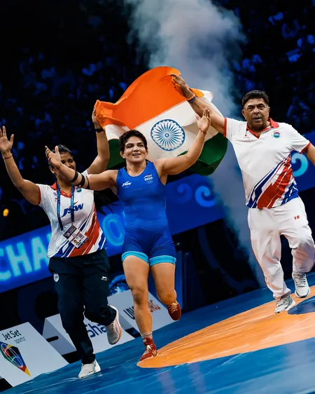 'अगर कोई काम शुरू करो, तो उसे पूरा करो', वर्ल्ड चैंपियन बनने के बाद मनीषा ने याद की पिता से मिली सीख
