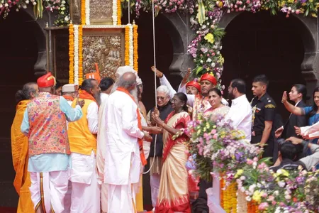 सिंहस्थ महाकुंभ 2027 का आगाज, राष्ट्रपति द्रौपदी मुर्मु ने नासिक में किया ध्वज पूजन