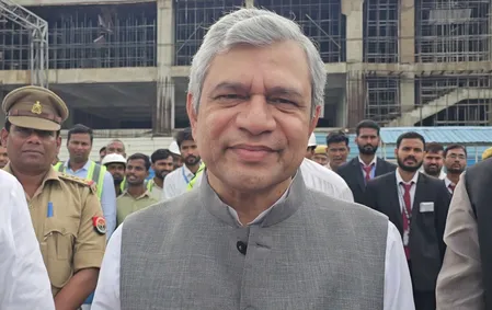 काशी स्टेशन बनेगा ट्रांसपोर्ट हब, एक साथ 50 हजार यात्री कर सकेंगे इंतजार: अश्विनी वैष्णव