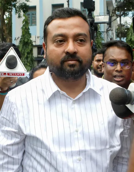 बंगाल में मिट्टी चोरी का मामला: अभिषेक बनर्जी के सहयोगी को 10 दिन की पुलिस हिरासत में भेजा गया